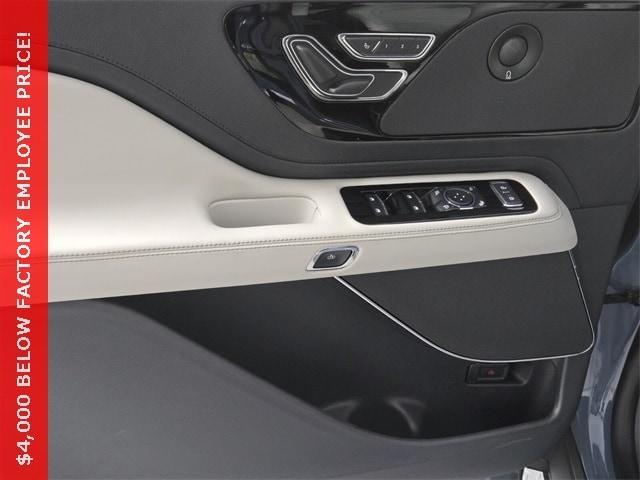 new 2025 Lincoln Aviator car, priced at $63,222