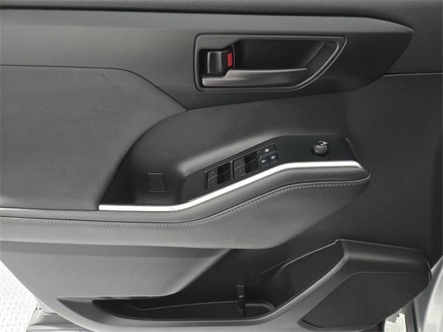 used 2021 Toyota Highlander car, priced at $26,420