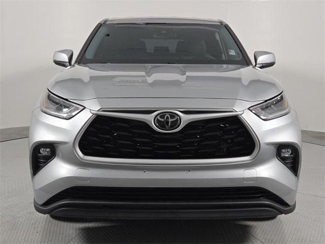 used 2021 Toyota Highlander car, priced at $27,559