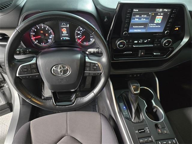 used 2021 Toyota Highlander car, priced at $27,559
