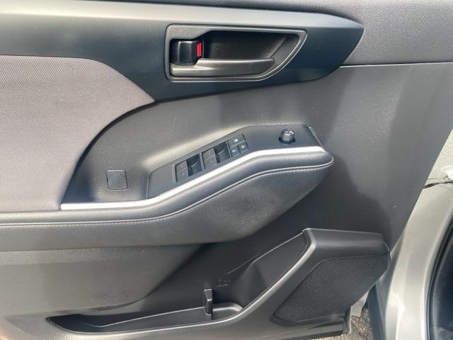 used 2021 Toyota Highlander car, priced at $28,129