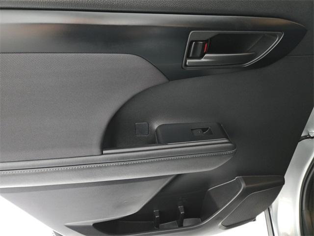 used 2021 Toyota Highlander car, priced at $27,559