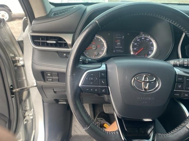 used 2021 Toyota Highlander car, priced at $28,129