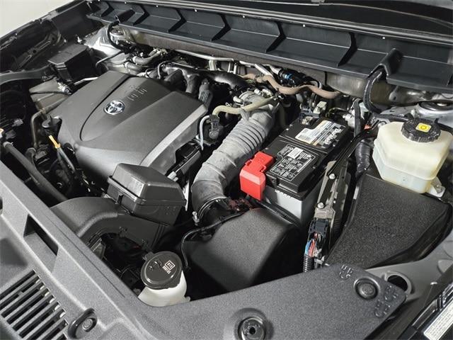 used 2021 Toyota Highlander car, priced at $27,559