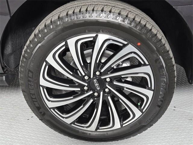 new 2025 Lincoln Navigator L car, priced at $123,585