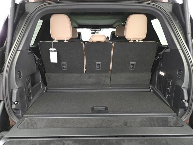 new 2025 Lincoln Navigator car, priced at $121,590