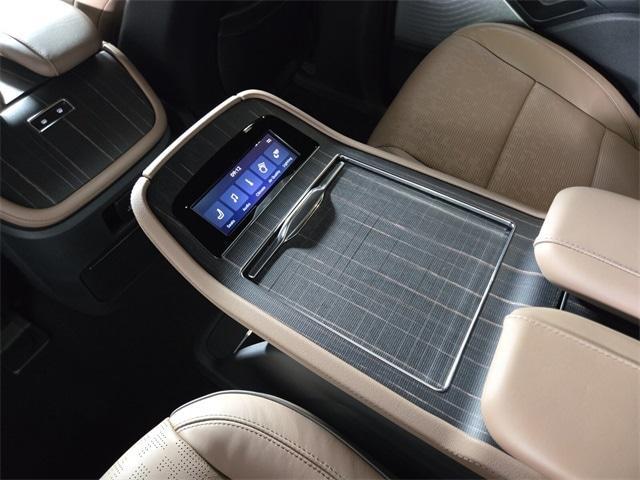 new 2025 Lincoln Navigator car, priced at $121,590