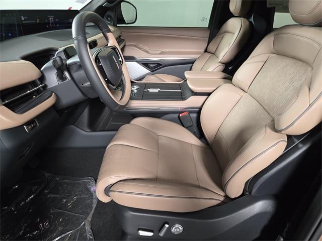 new 2025 Lincoln Navigator car, priced at $121,590