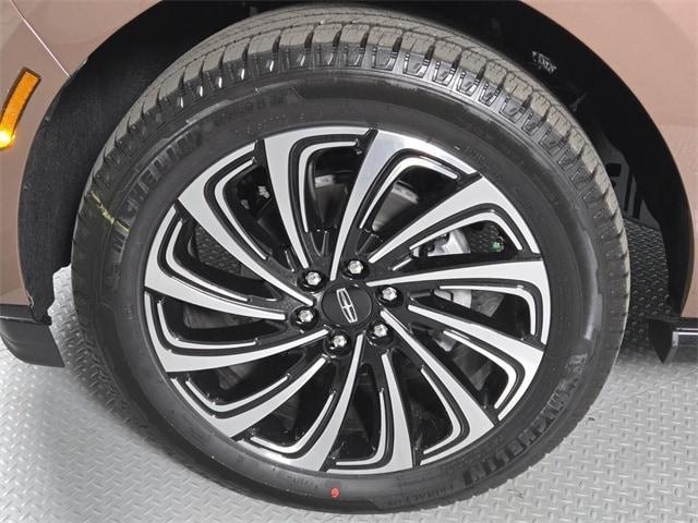 new 2025 Lincoln Navigator car, priced at $121,590