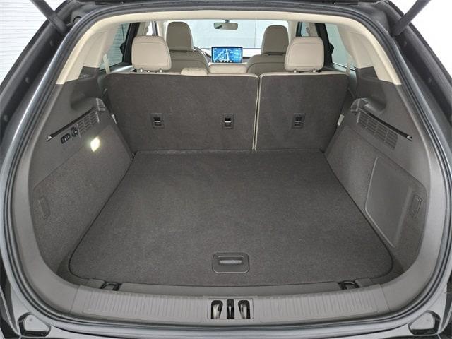 used 2023 Lincoln Nautilus car, priced at $34,984