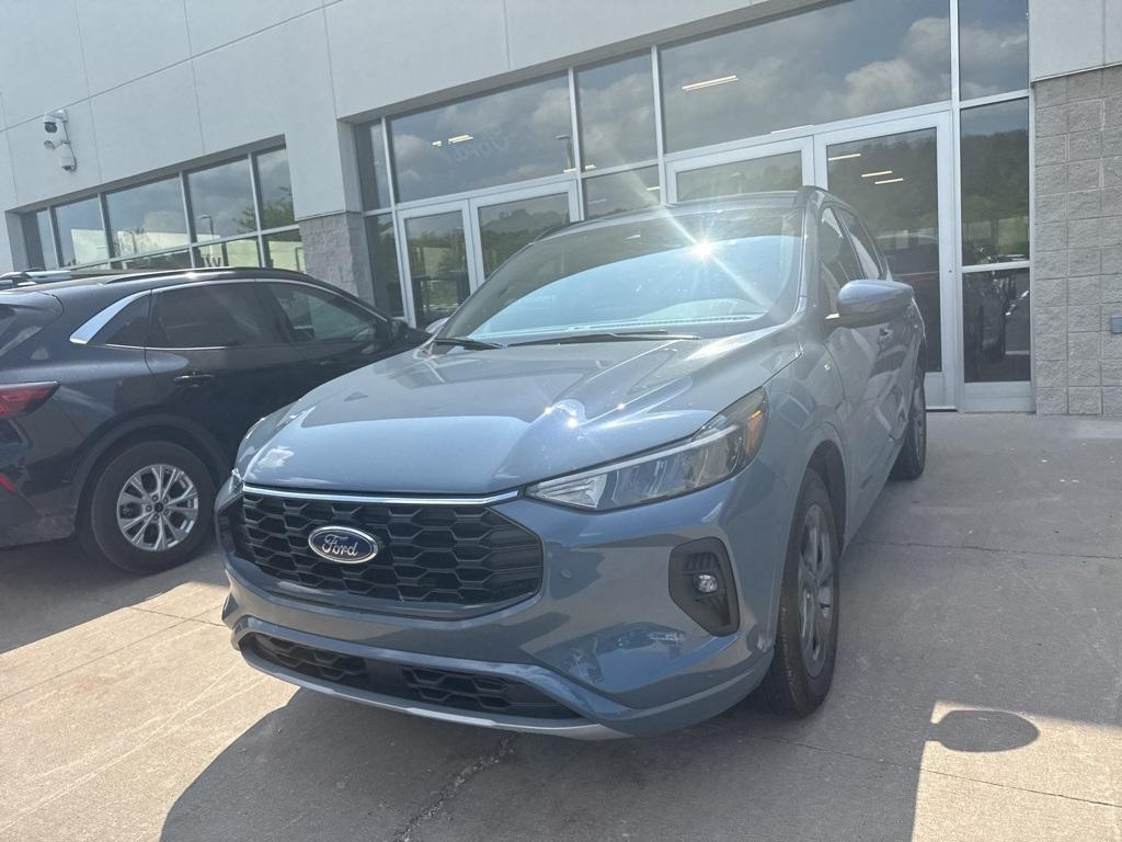 used 2023 Ford Escape car, priced at $29,417