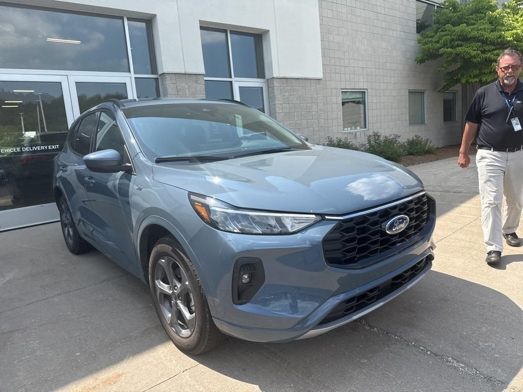 used 2023 Ford Escape car, priced at $29,417