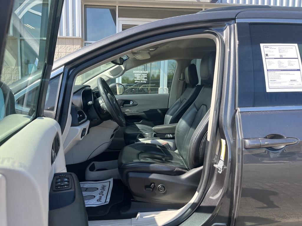 used 2022 Chrysler Pacifica car, priced at $23,042