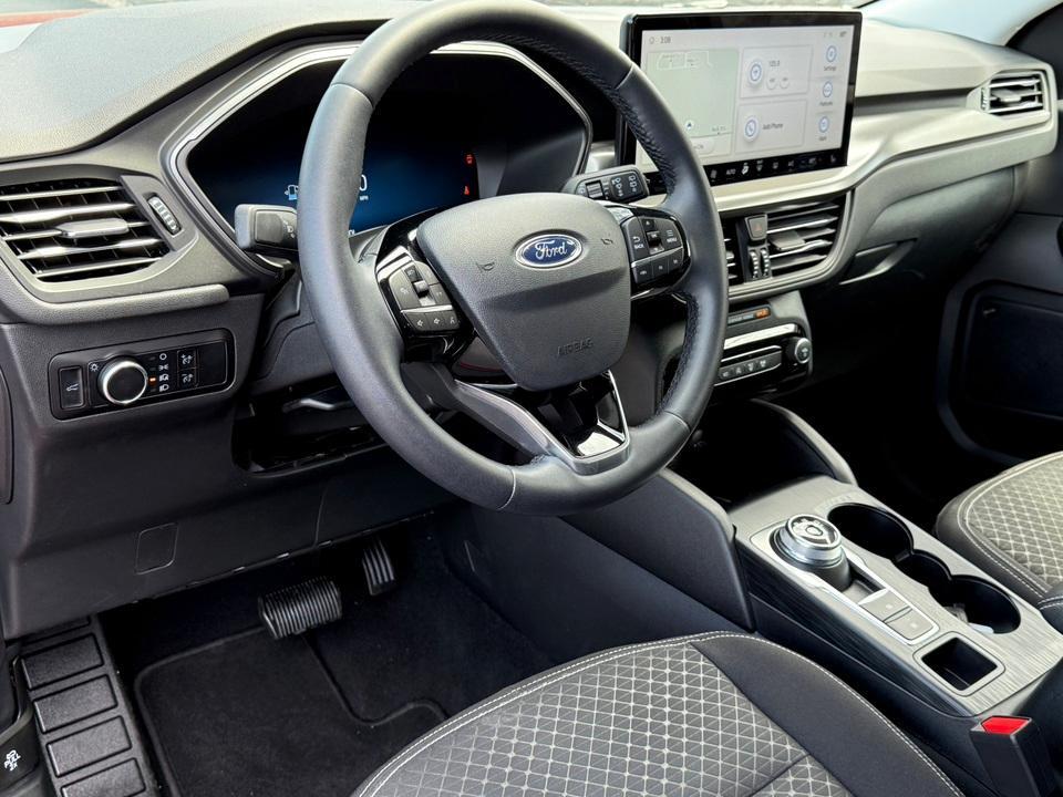 used 2023 Ford Escape car, priced at $25,934