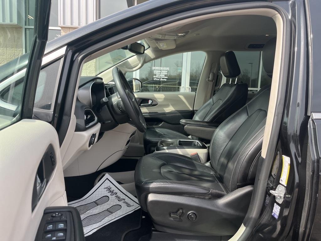 used 2022 Chrysler Pacifica car, priced at $23,175