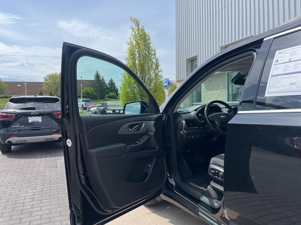 used 2020 Chevrolet Traverse car, priced at $19,407