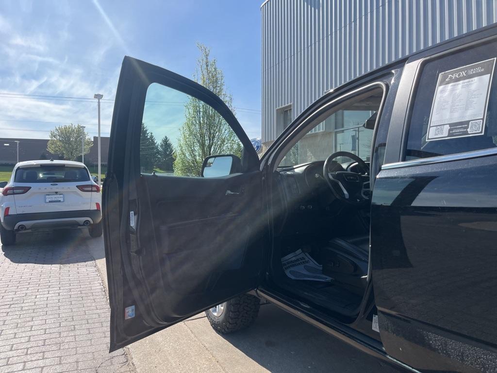 used 2015 GMC Canyon car, priced at $15,726