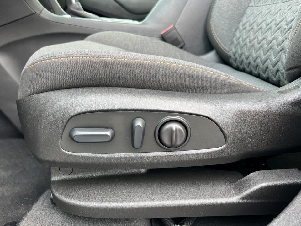 used 2022 Chevrolet Equinox car, priced at $22,023