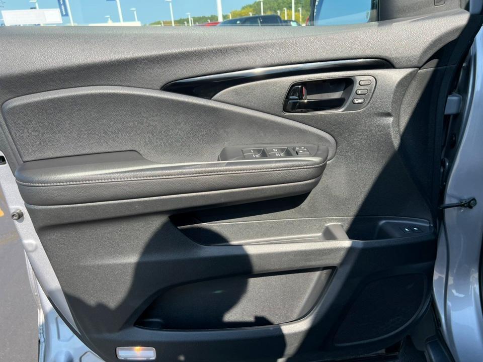 used 2022 Honda Passport car, priced at $35,056