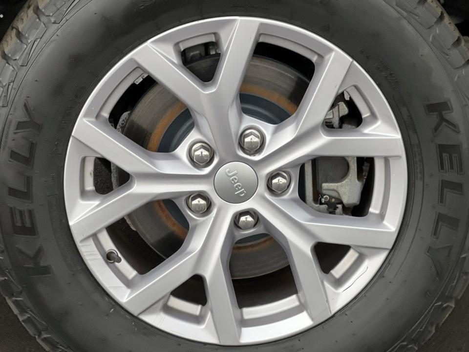 used 2022 Jeep Grand Cherokee L car, priced at $29,943