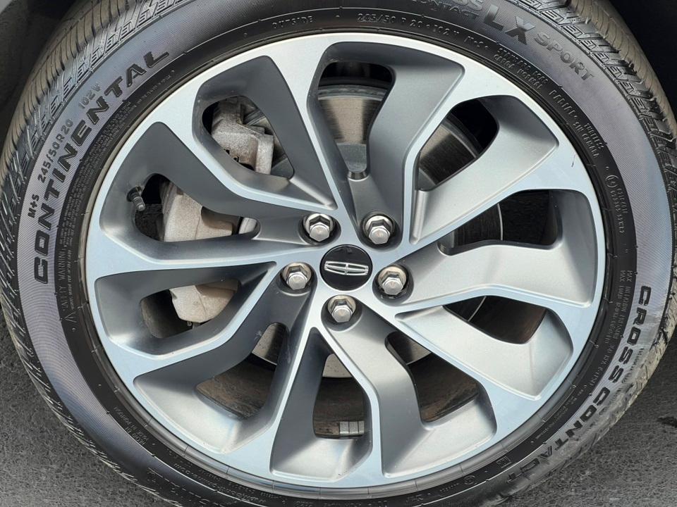 used 2023 Lincoln Nautilus car, priced at $39,500
