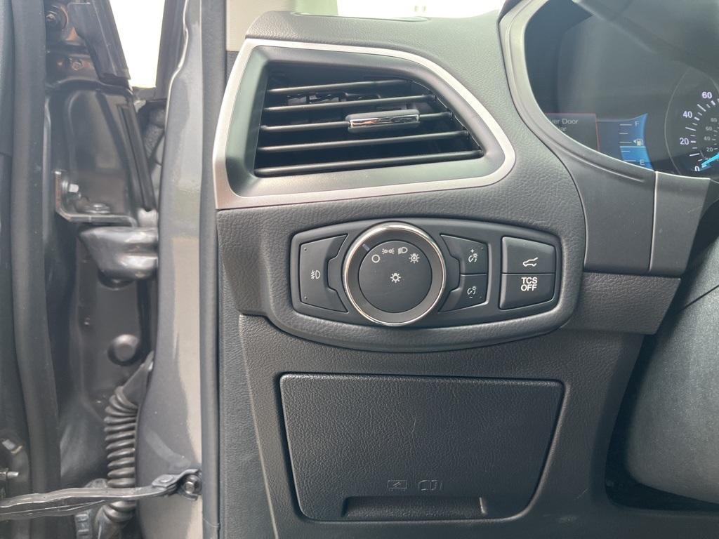 used 2022 Ford Edge car, priced at $26,179