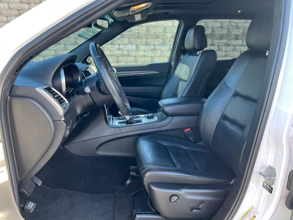 used 2022 Jeep Grand Cherokee WK car, priced at $28,385
