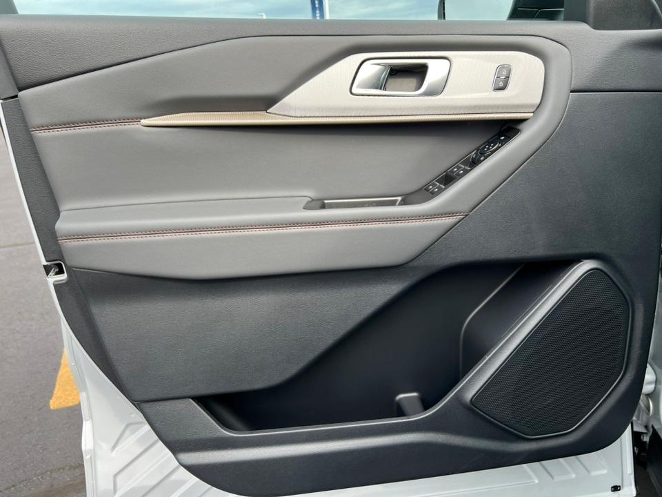 new 2025 Ford Explorer car, priced at $49,220