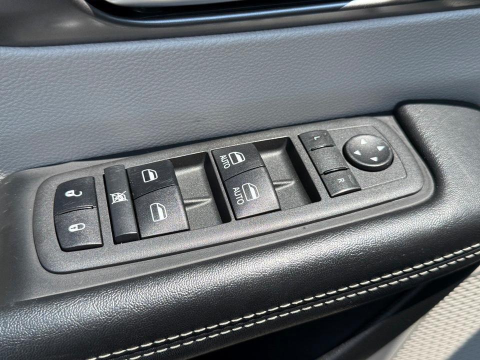 used 2022 Chrysler Pacifica car, priced at $21,604