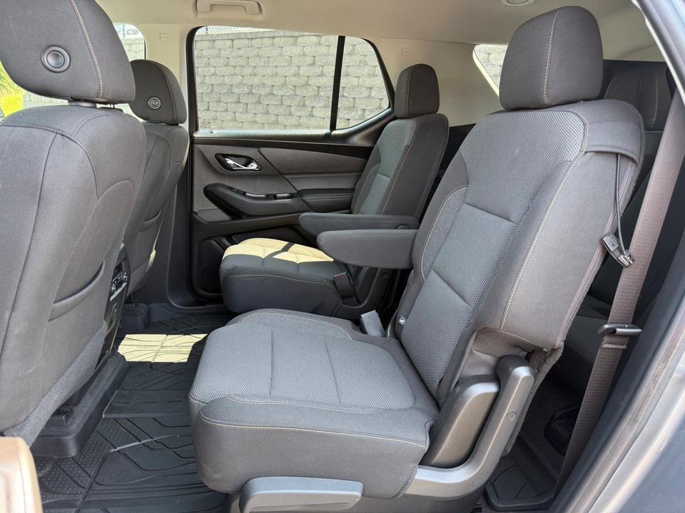 used 2020 Chevrolet Traverse car, priced at $21,136