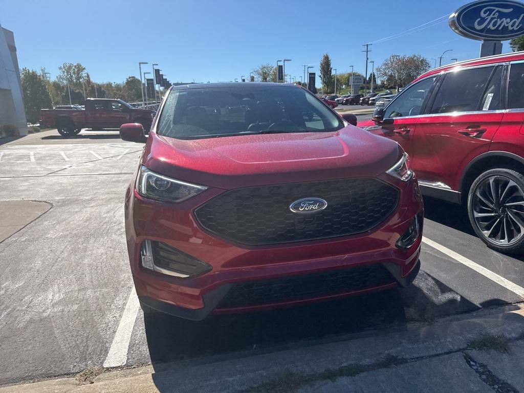 used 2024 Ford Edge car, priced at $34,000