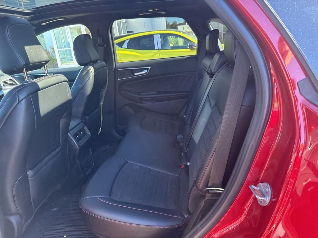 used 2024 Ford Edge car, priced at $34,000