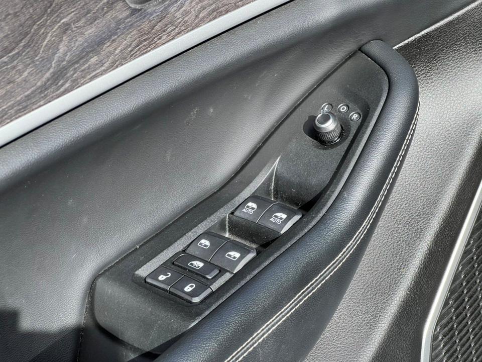 used 2021 Jeep Grand Cherokee L car, priced at $27,500