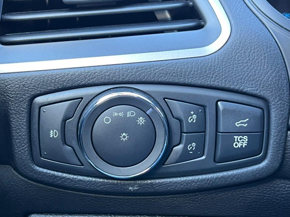 used 2022 Ford Edge car, priced at $24,339