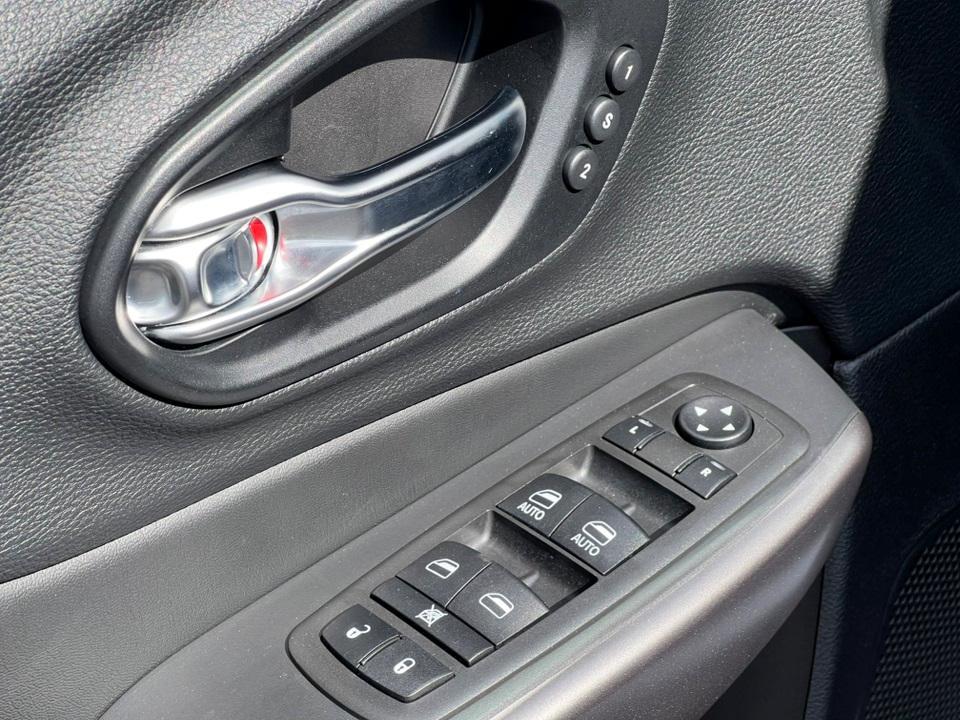 used 2021 Jeep Cherokee car, priced at $23,500