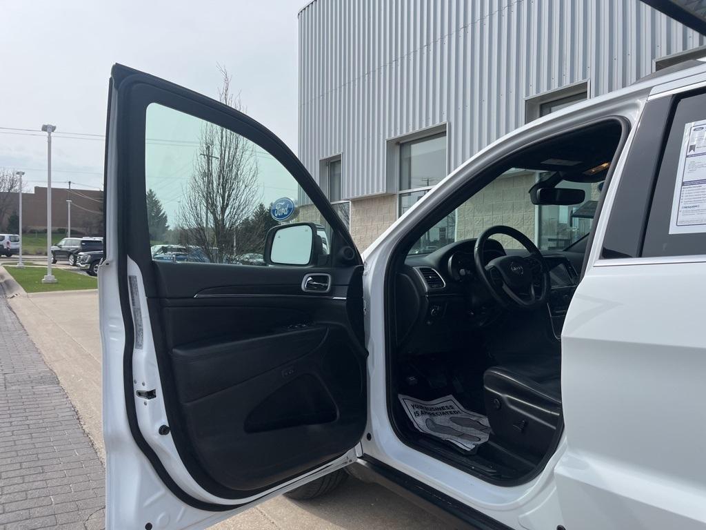 used 2021 Jeep Grand Cherokee car, priced at $28,036
