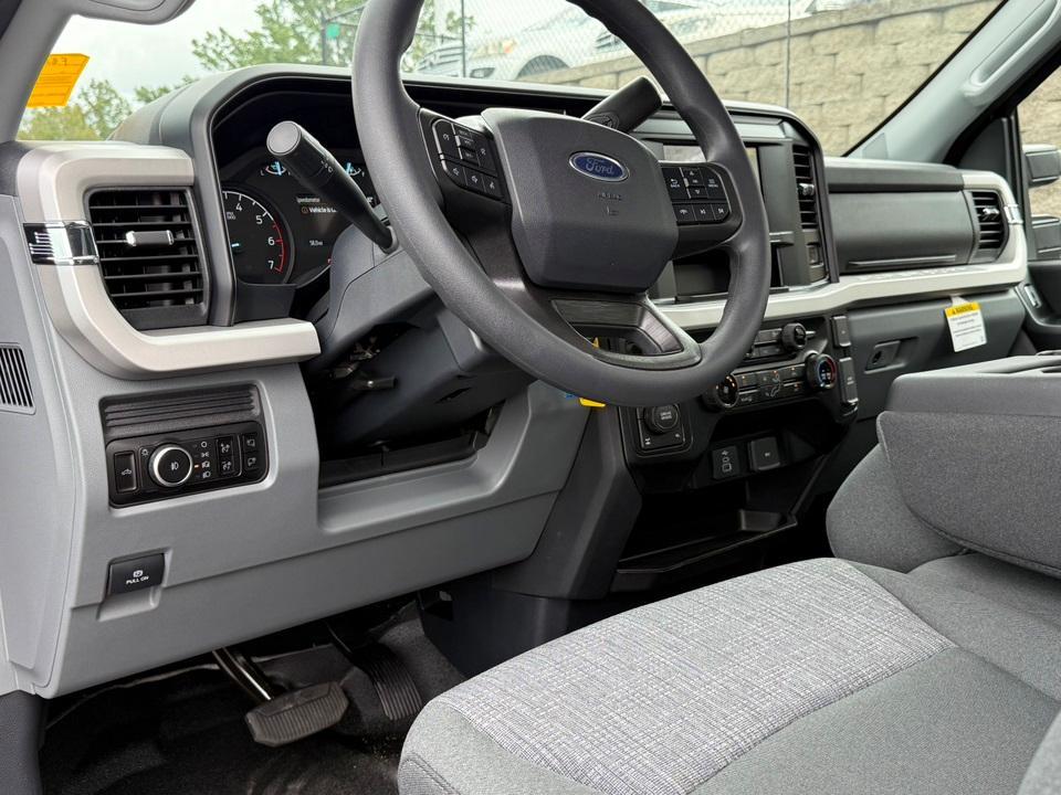 new 2025 Ford F-350 car, priced at $58,075