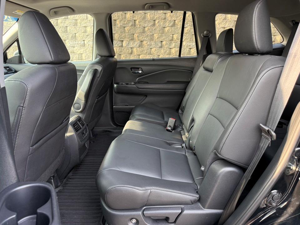 used 2022 Honda Pilot car, priced at $34,247