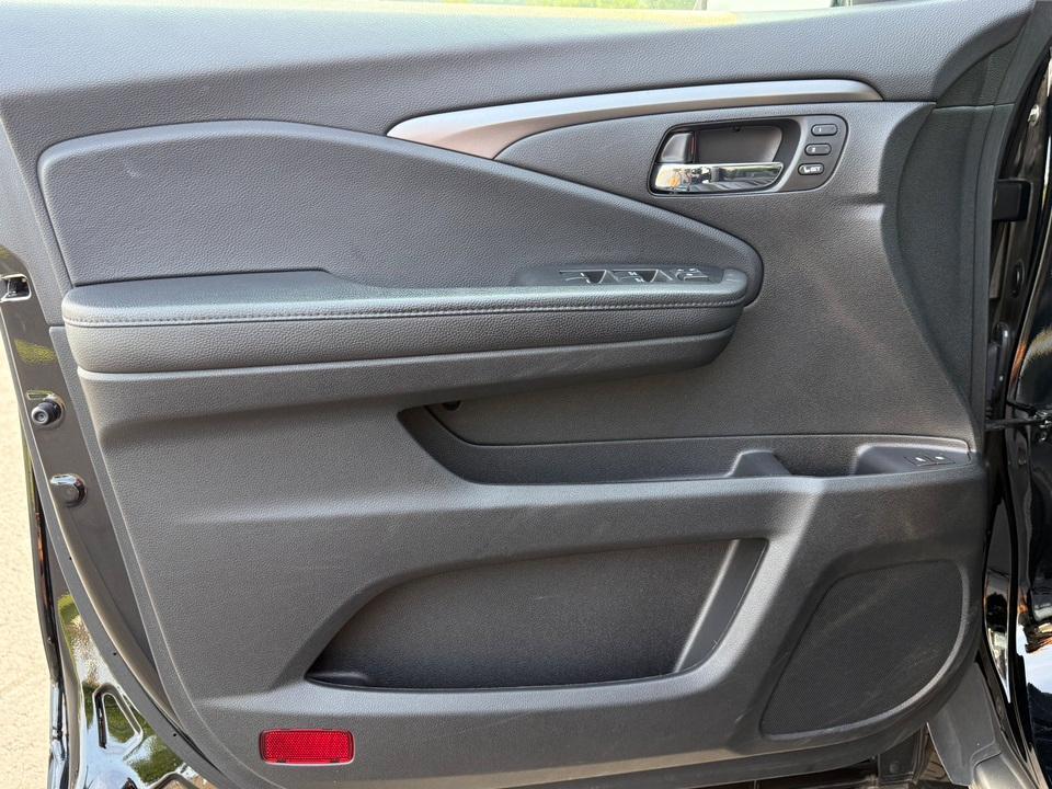 used 2022 Honda Pilot car, priced at $34,247