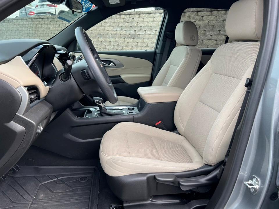 used 2023 Chevrolet Traverse car, priced at $26,975