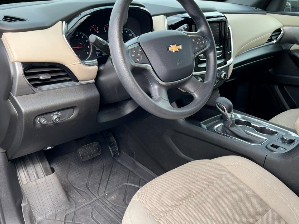 used 2023 Chevrolet Traverse car, priced at $26,975
