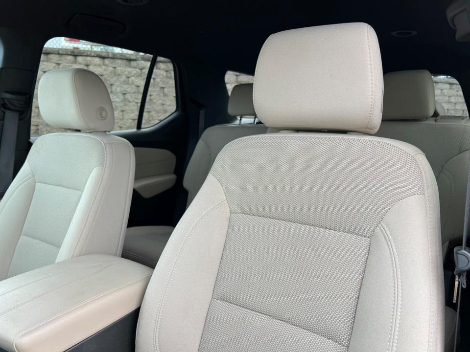 used 2023 Chevrolet Traverse car, priced at $26,975