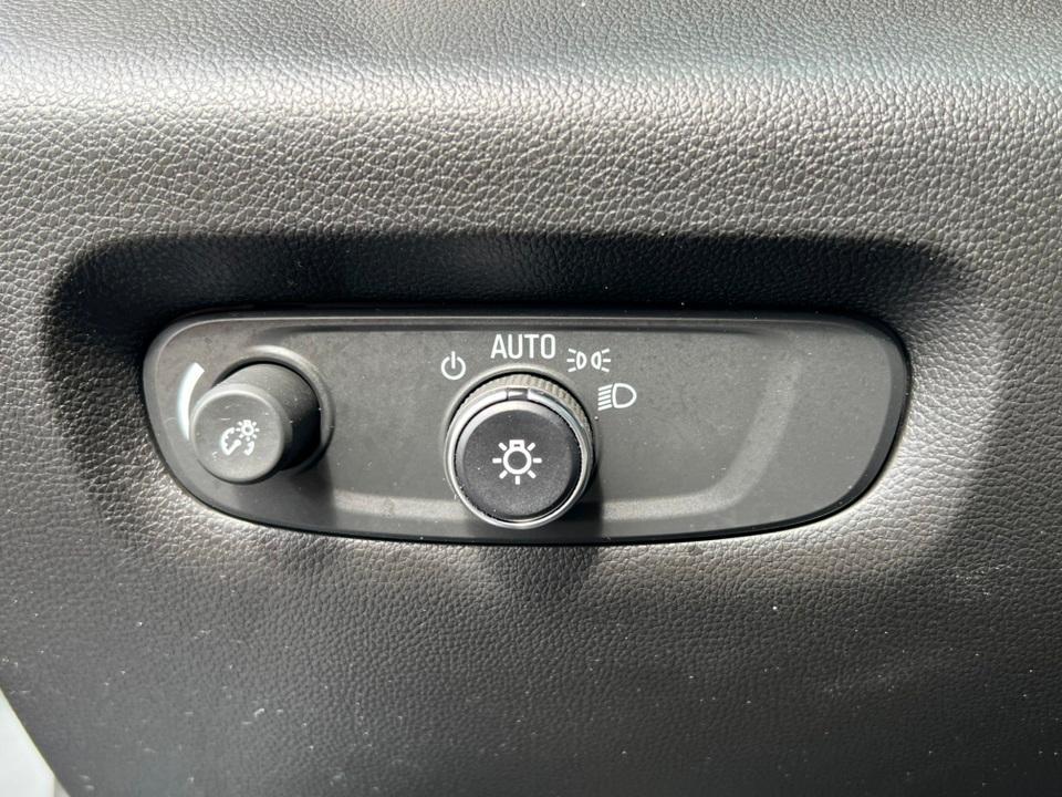 used 2023 Chevrolet Traverse car, priced at $26,975