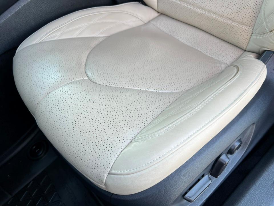 used 2019 Toyota Avalon Hybrid car, priced at $24,000