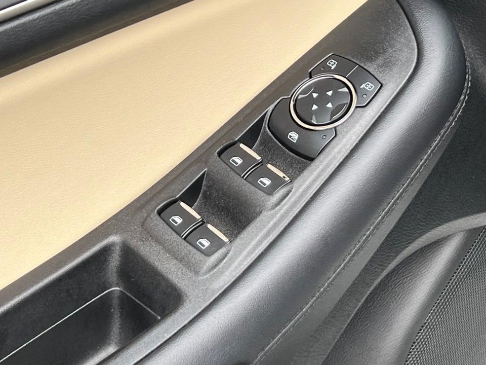 used 2022 Ford Edge car, priced at $26,302