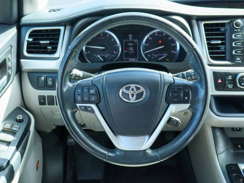 used 2015 Toyota Highlander car, priced at $22,995
