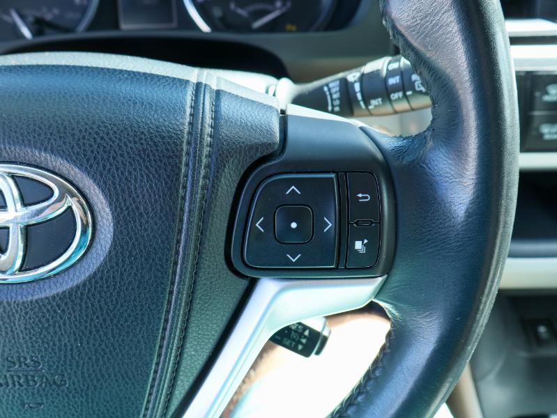 used 2015 Toyota Highlander car, priced at $22,995