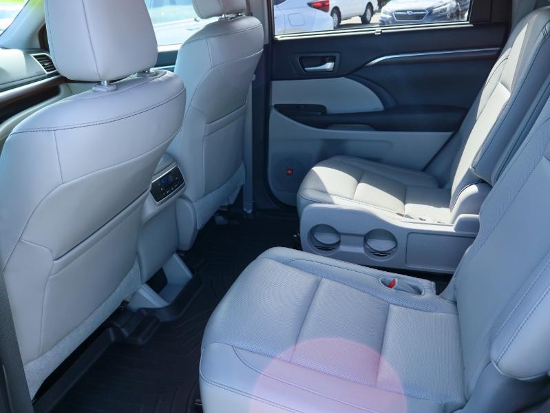 used 2015 Toyota Highlander car, priced at $22,995