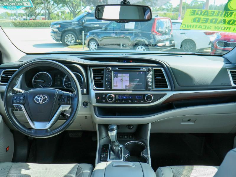 used 2015 Toyota Highlander car, priced at $22,995