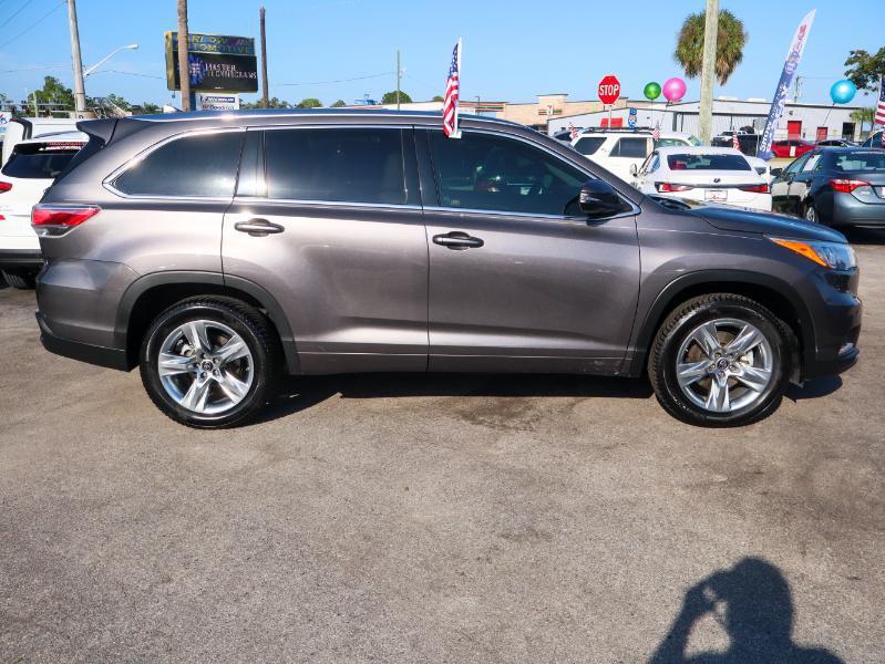 used 2016 Toyota Highlander car, priced at $22,995
